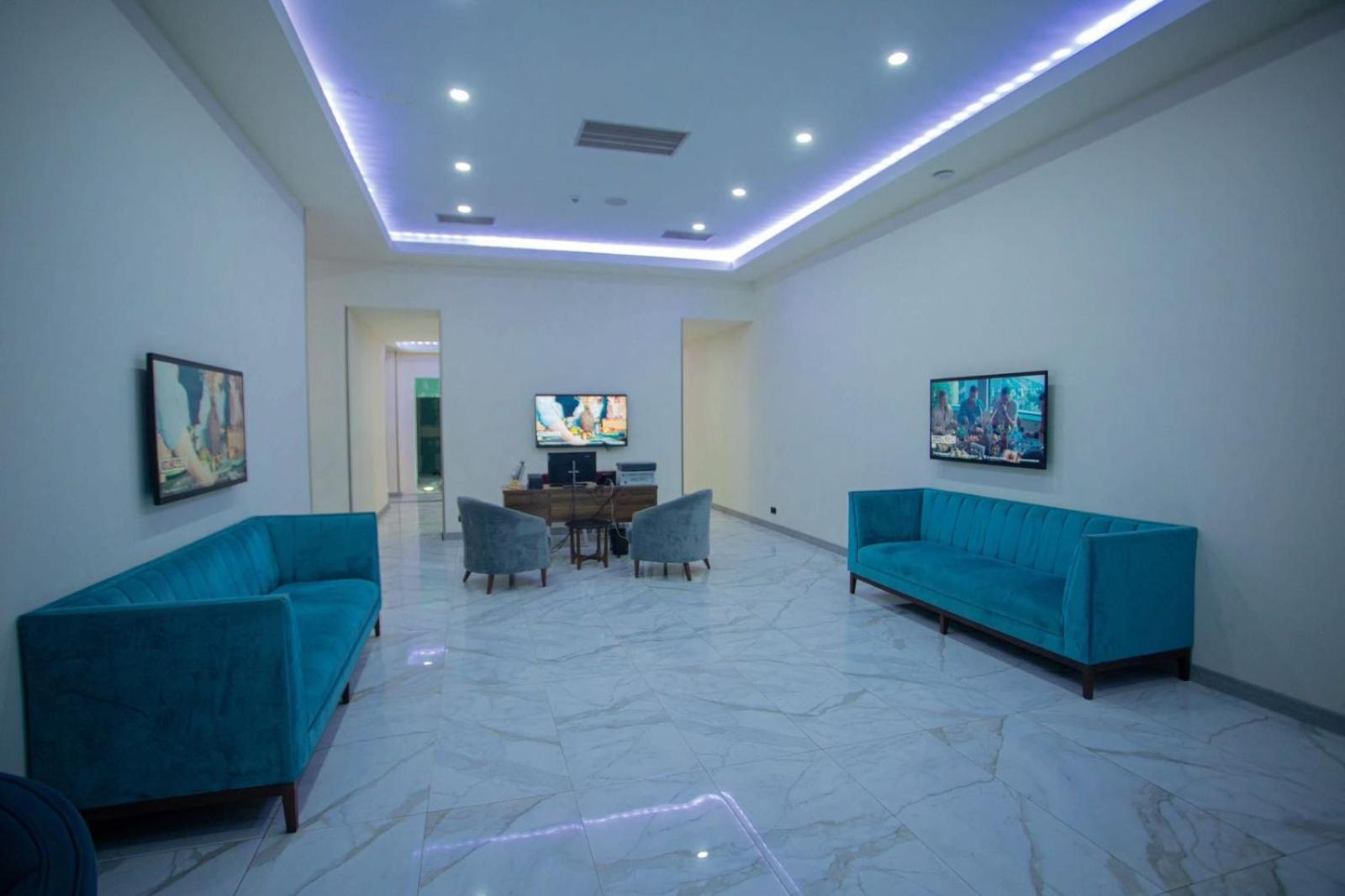 Orbi Aparthotel In バトゥーミ エクステリア 写真