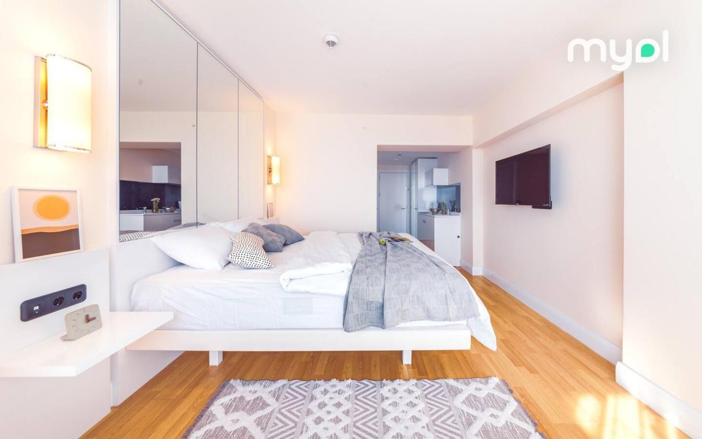 Orbi Aparthotel In バトゥーミ エクステリア 写真