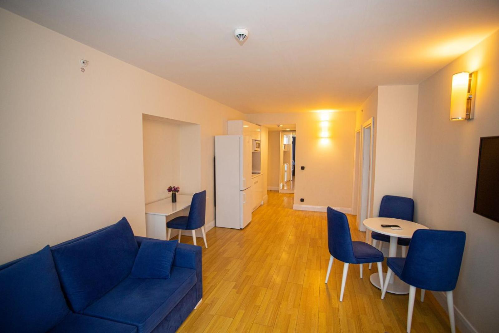 Orbi Aparthotel In バトゥーミ エクステリア 写真