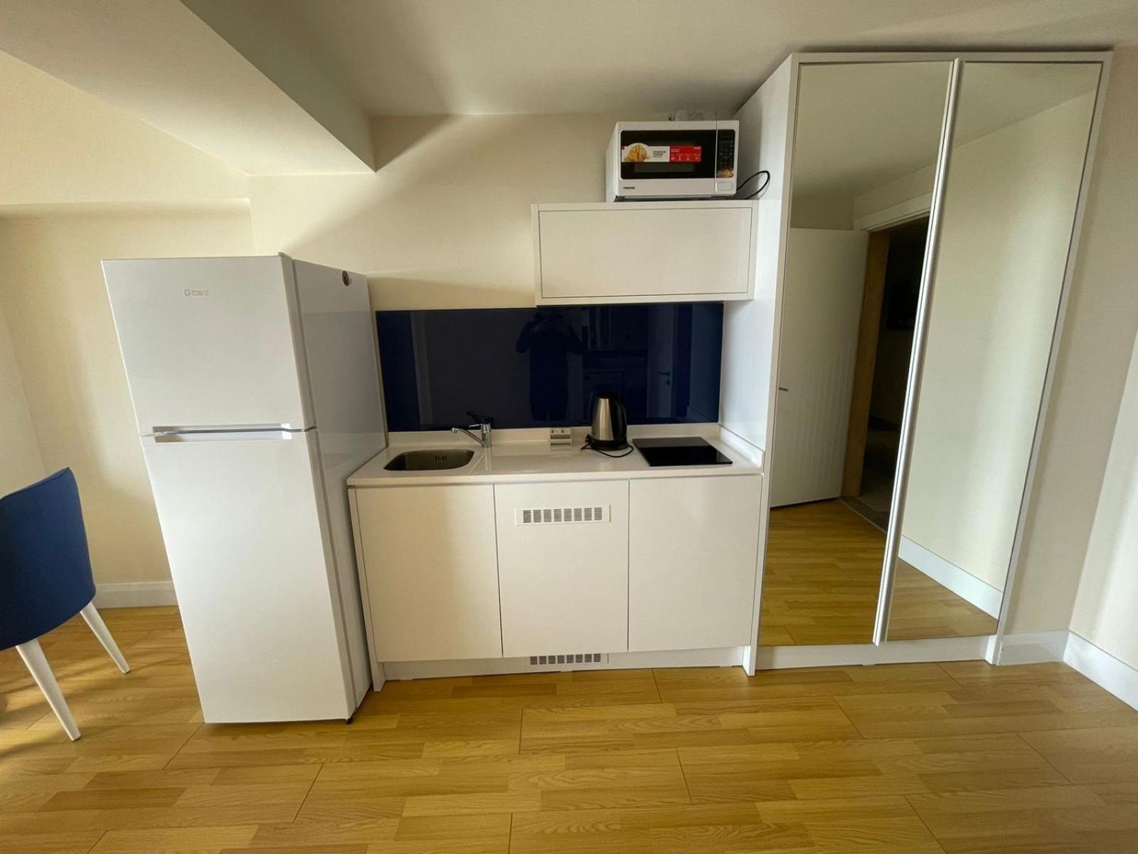 Orbi Aparthotel In バトゥーミ エクステリア 写真